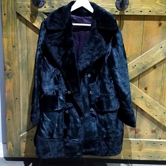 Vintage Jackets & Blazers - VINTAGE DOUBLE BREASTED VELVET COAT W FAUX FUR